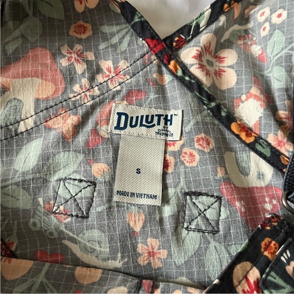 NWT Rare Duluth Trading Co Women’s Shortall Heirloom Overalls Gnome Mushroom -S - Picture 6 of 11